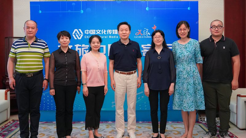 纪录片拍摄：如何选择合适的拍摄设备？**