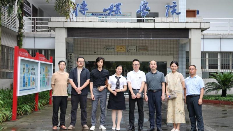 选择AE模板素材网站时，首先要关注网站的信誉度。可以通过以下方式判断：